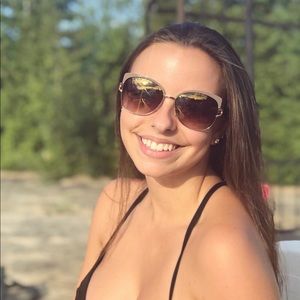 Meet your Posher, Molly